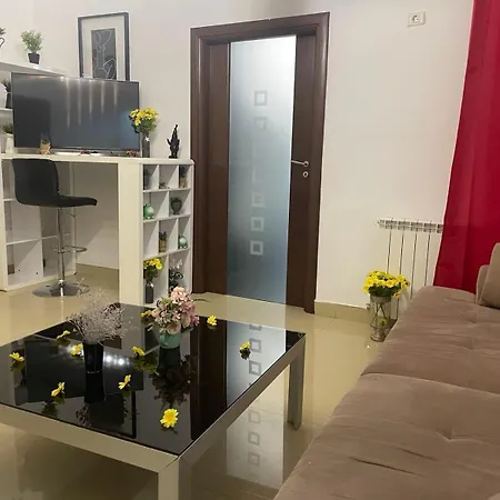 Ultracentral With 3 Bdrm For Up To 8 People * Bucarest