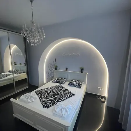 Ultracentral With 3 Bdrm For Up To 8 People